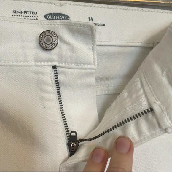 OLD NAVY Women’s Semi Fitted White Jean Short Size 14 Regular - Picture 3 of 7